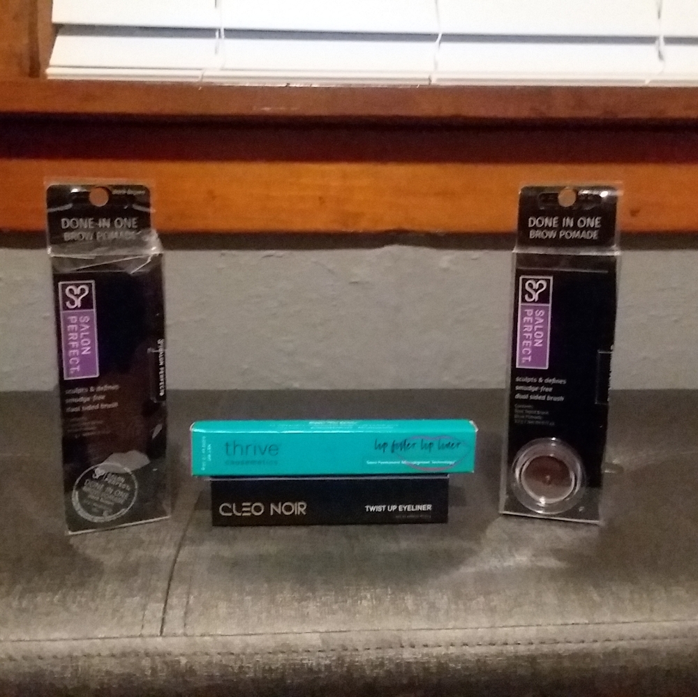 Cheo Noir Eyeliner Thrive Lip liner & more